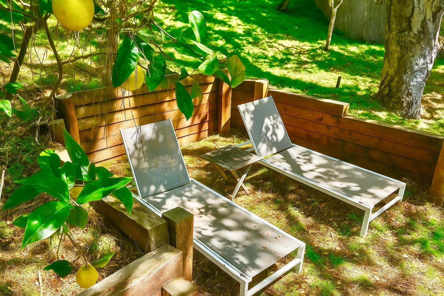 Hollywood Hills Retreat With Jacuzzi Style Tub, Steam Room, Tree-top Views Garden Patio Holiday home Los Angeles
