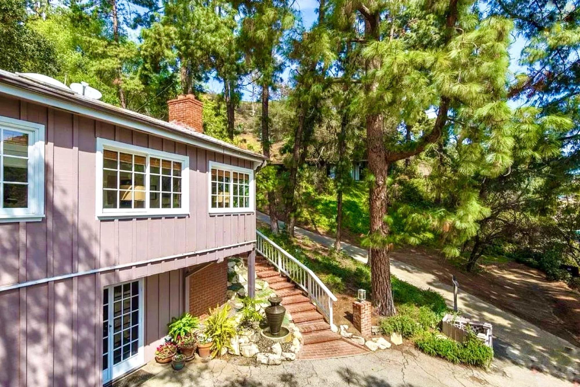Hollywood Hills Retreat With Jacuzzi Style Tub, Steam Room, Tree-top Views Garden Patio Los Angeles